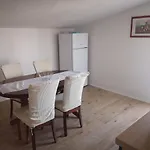 Apartman Tara