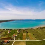 Tara
